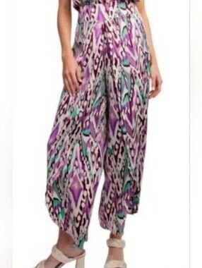EASEL Los Angeles | Elysel Wide Leg Palazzo Pants| Medium | NWT